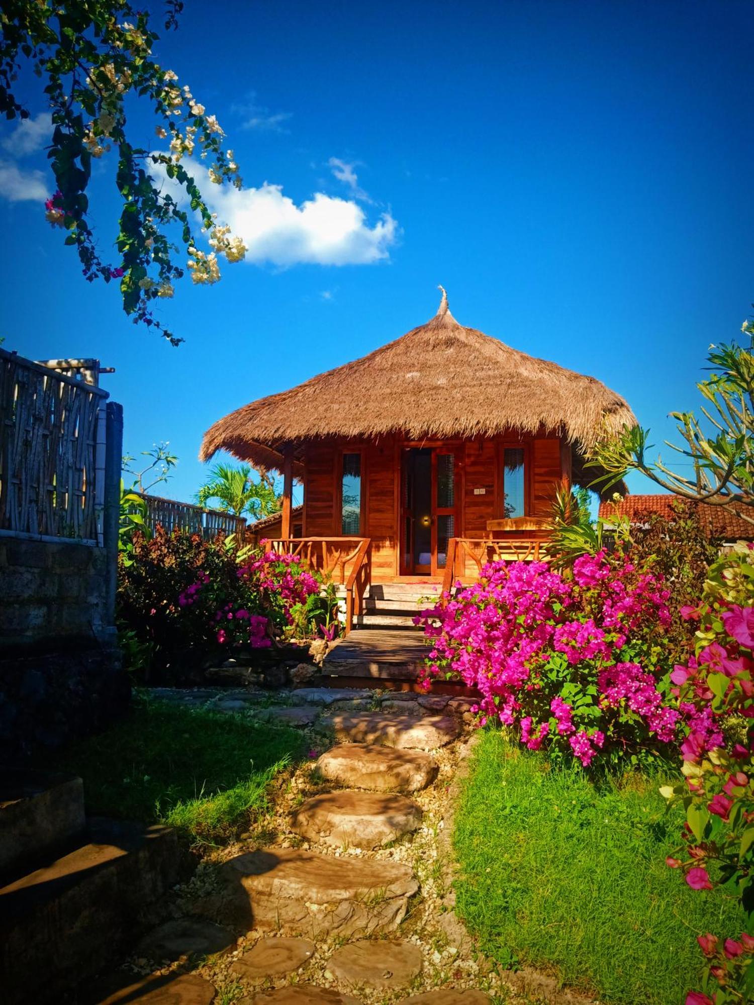 Umah Kayu 2-Menjangan Homestay Баньюведанг Экстерьер фото