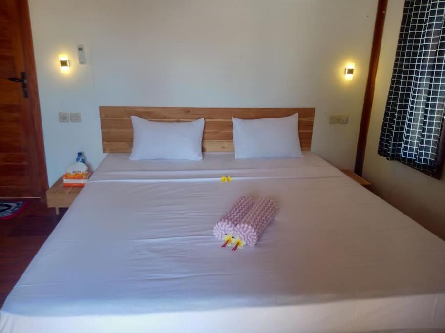 Umah Kayu 2-Menjangan Homestay Баньюведанг Экстерьер фото